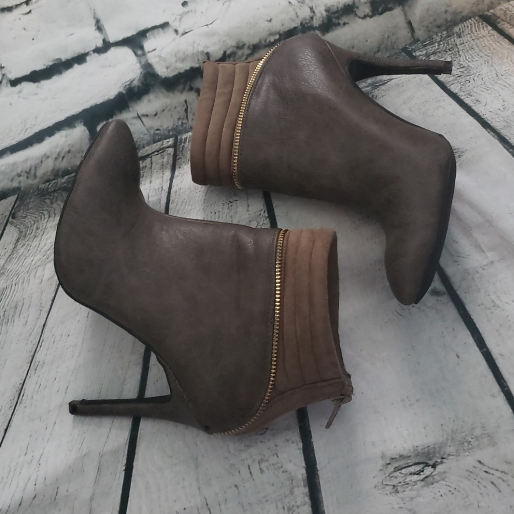 DONATED WILD DIVA LOUNGE pointed toe zip bootie6.5 - Picture 7 of 8